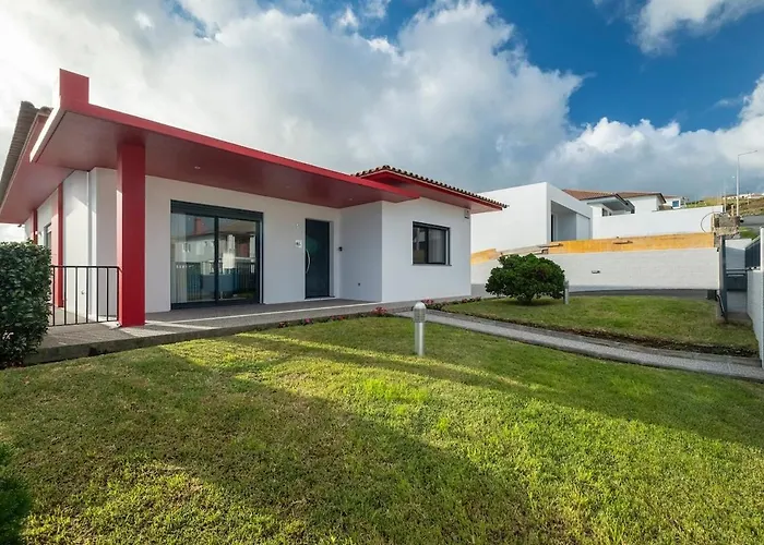 Cerrado Da Eira, Vista Mar E Farol Ponta Garca